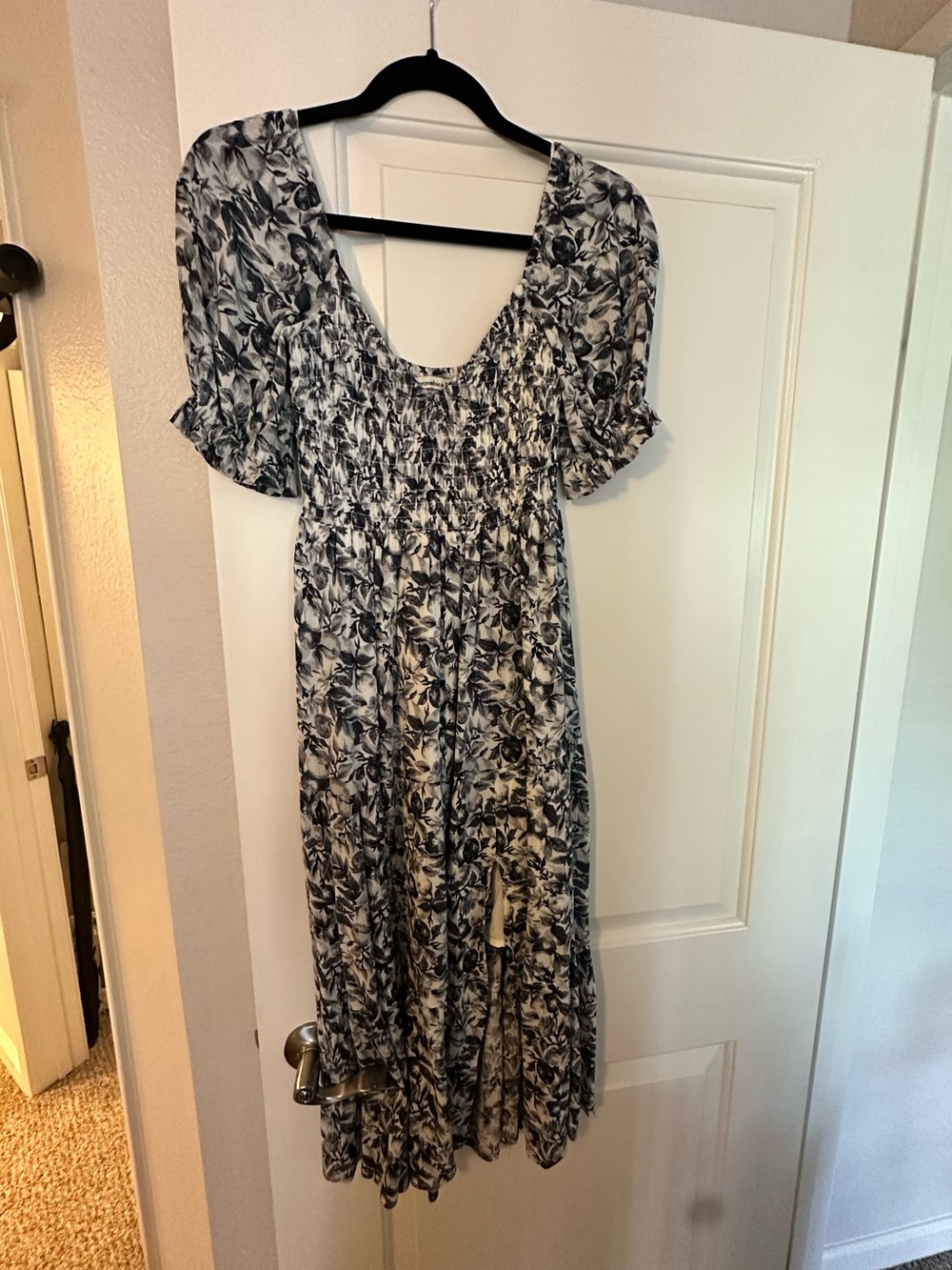 Abercrombie & Fitch Blue and White Floral Midi Dress